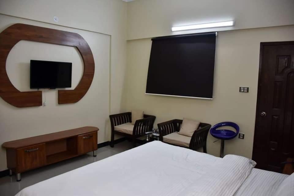Diplomat Inn Karachi Exteriör bild