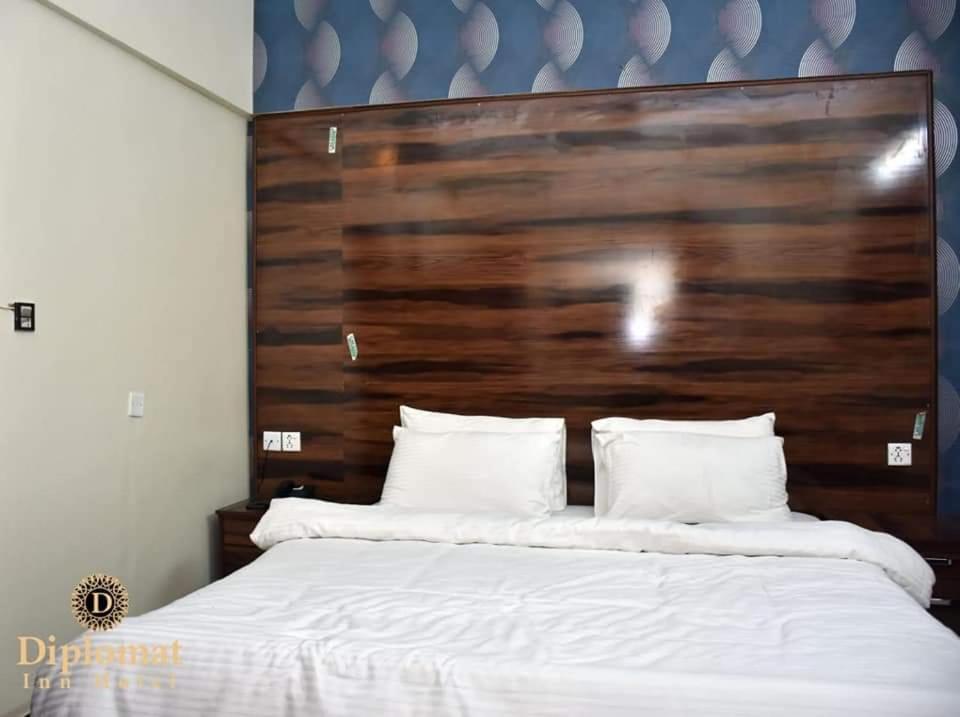 Diplomat Inn Karachi Exteriör bild