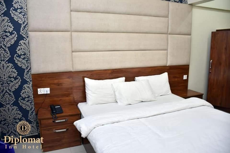 Diplomat Inn Karachi Exteriör bild